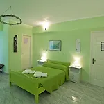 Magemenou Hotel