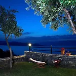 Magemenou Hotel Nikiana