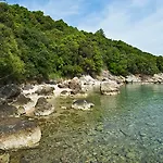 Hotel Magemenou Nikiana