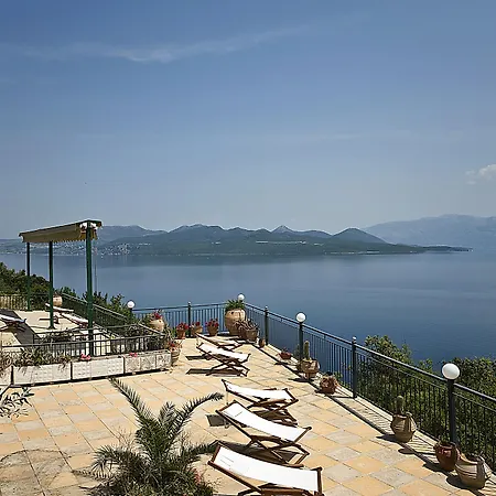 Hotel Magemenou