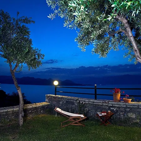 Magemenou Hotell Nikiana