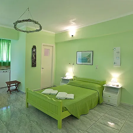 Hotell Magemenou Nikiana