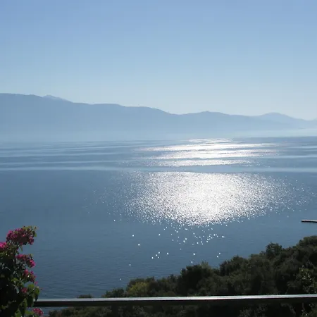 Hotell Magemenou Nikiana