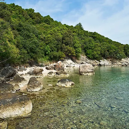 Hotell Magemenou Nikiana