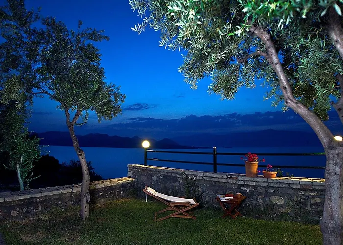 Magemenou Hotell Nikiana